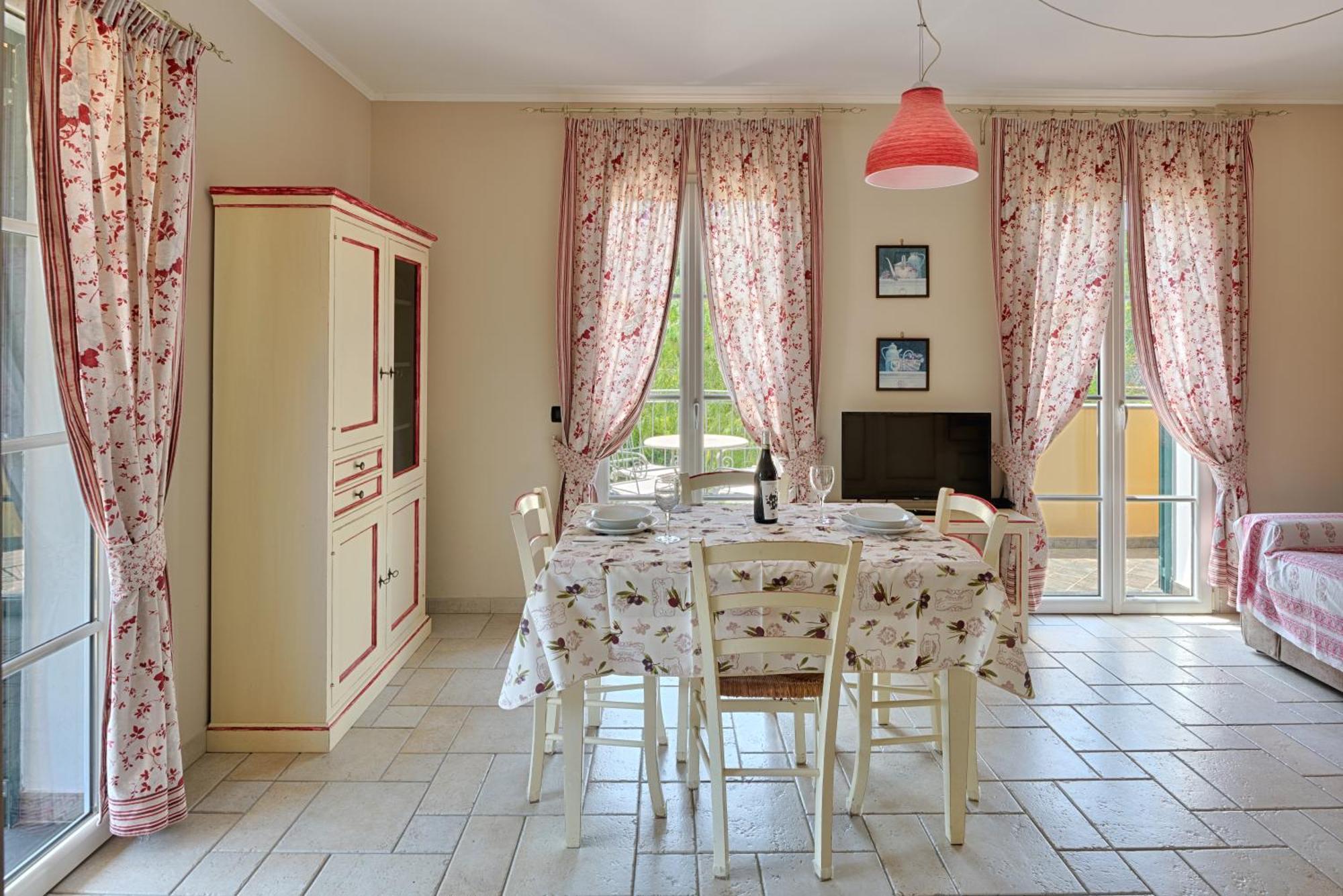 Casa Vacanze Nel Giardino Di Renzo Imperia Exterior photo